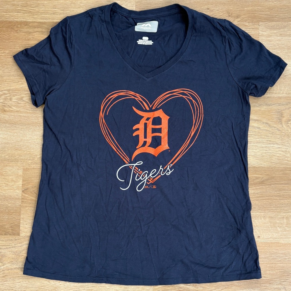 NWOT Women's Majestic Detroit Tigers V-Neck Heart Tee - Large - Navy Blue